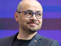 中国AI仅落后美国数月：全球格局重塑