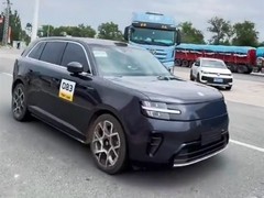 小米澎程N70无伪装实车曝光：五座紧凑型增程SUV，定位家用经济市场