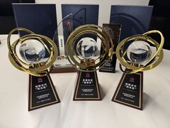 001 号认证 + 双料大奖！迪家智能 Cyberjoy、前程纵横领跑鸿蒙外设生态