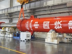 全球最大打桩船核心油缸在常州下线