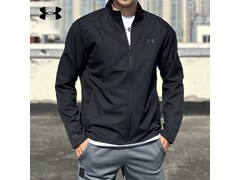 安德玛男士冲锋夹克今晚八点1件5折