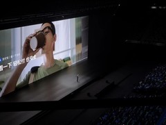 华为推2026款AI眼镜：支持看一下支付，起售价2499元