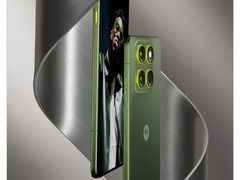 摩托罗拉Edge 70曝光：彩绿配色+四摄模组+直屏设计