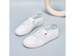 达芙妮一脚蹬板鞋69.9元