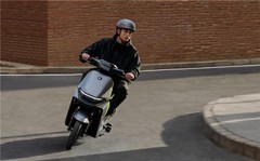 九号电动车成为00后大学生智能消费“五大件”之一