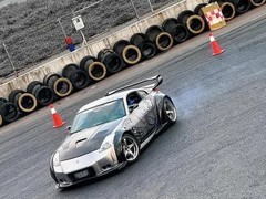 漂移背后的物理艺术：精准控车的科学与技巧