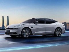 领克10 EM-P升级智能座舱与辅助驾驶系统