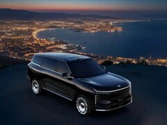 智己LS9 Hyper上市：新国标首款线控转向SUV，34.98万元起