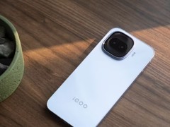 iQOO Z11 Turbo维修价公布：屏幕890元 主板最高2320元