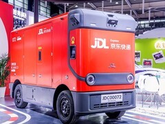 京东发布L4级独狼智能配送车Plus版，续航180公里、货箱5.5立方米