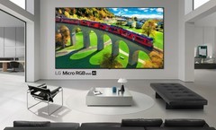 OLED高端霸权被终结？RGB-Mini LED硬核实力主导2026全球显示大变局