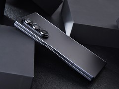 不约而同的9mm时代，为什么大折叠都在使劲做薄？