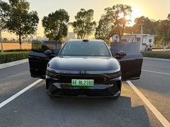 极氪7X沙漠爬坡夺冠7.3秒征服陡坡