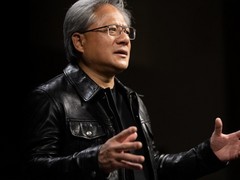 黄仁勋谈AI未来：非神AI而是赋能工具