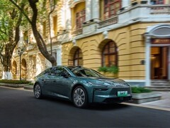 广汽丰田铂智7将上市，华为小米双生态融合的纯电豪华旗舰