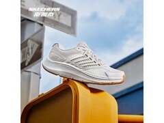 斯凯奇暮光跑鞋促销，低至160元