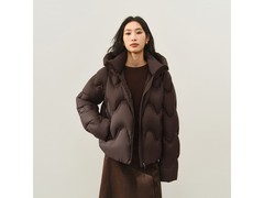 太平鸟泡芙羽绒服699元