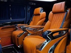 奔驰V300：奢华内饰与智能科技打造顶级移动生活空间