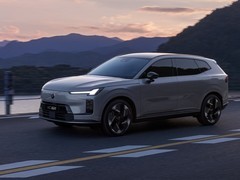 25-35 万混动 SUV 哪款省油？四款豪华家用车型全面对比