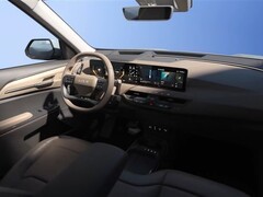 起亚内饰设计新方向：平衡数字化与物理按键