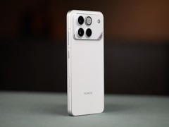 2025性价比高的手机推荐 3K左右三款热门机型深度测评