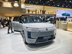 腾势N8L闪充版北京车展正式亮相，预售价35万元起