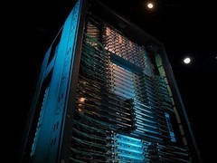 AMD发布全自研Helios机架级AI方案：2.9 EFLOPS算力、液冷设计、OCP合规