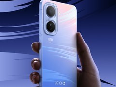 iQOO Neo 11面对疾风配色发布：2K屏+IP68防水+渐变AG玻璃设计