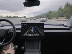 全球首款自动驾驶专属保险上线：特斯拉FSD里程保费五折