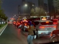 小鹏X9智能刹车避险 鬼探头惊险瞬间化险为夷