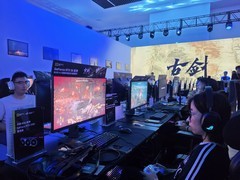 国产单机《古剑》线下试玩 华硕RTX 5080整机NVIDIA DLSS 4.5助力千人盛典