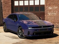 全新道奇Charger SRT测试车曝光，V8地狱猫或强势回归