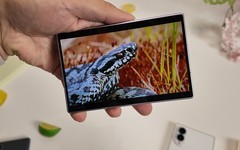 三星首款阔折叠来了 三星Galaxy Z Fold8系列上手体验