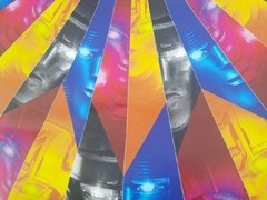 《变形金刚:起源》全新海报：光影交错暗藏玄机