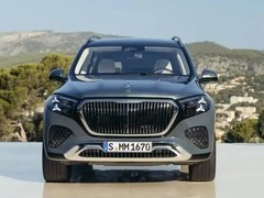全新迈巴赫GLS首发：发光前脸+V8动力+MBUX超屏座舱