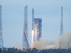 长征十二号成功发射低轨卫星互联网组星