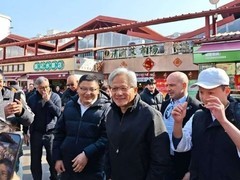 黄仁勋年初访华：上海办公座谈+菜市场体验，H200获批后深化中国布局