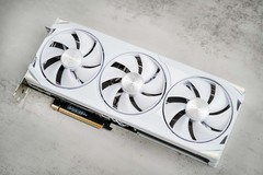 耕升GeForce RTX 5070 踏雪OC显卡评测：纯白美学与新一代DLSS的结合
