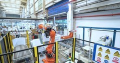 海尔智家自研工业机器人助力工厂提效35%