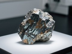 美国首块本土稀土磁铁诞生，开启供应链自主新篇章