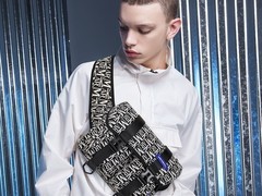 拼多多百亿补贴！马克华菲挎包直降17元