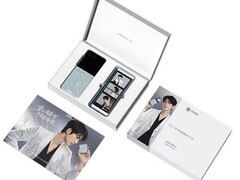 moto razr 60赫兹联名礼盒