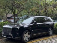 杭州婚礼送豪车引热议，国产电动车成新宠