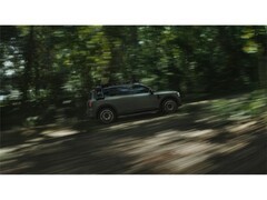 家用 SUV 综合续航哪家强？四款主流车型技术解析