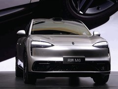 问界M6上市一周交付破5000台，智能驾控与个性化座舱引热议