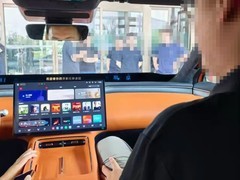 极狐阿尔法T7测试车曝光：简约座舱+增程/纯电双动力