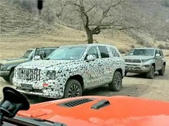 长城坦克800量产谍照曝光，V8混动旗舰预计2026年上市