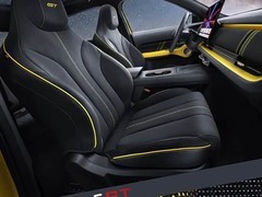 欧拉5GT内饰官图发布：黑黄运动风+翻毛皮座椅+激进外观