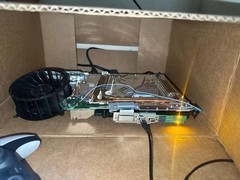 网友百美元购PS5 Pro裸板，无散热连续运行VR引热议