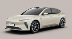 2026年买纯电轿跑，30万内三款车的空间安全配置谁更周全？